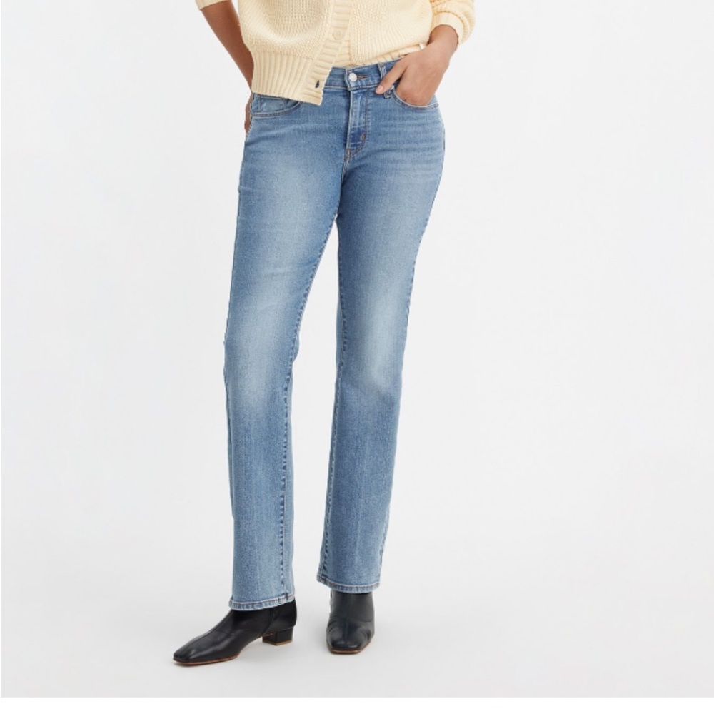 Levi Classic Bootcut Jeans with 1% elastane (Lycra), great condition